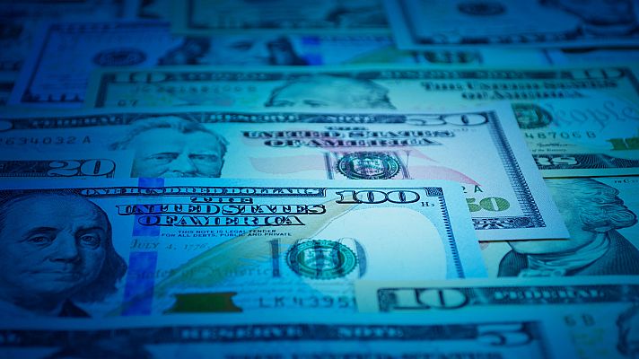 Telediario 1 - Una 'selva' de dinero negro en pleno Buenos Aires