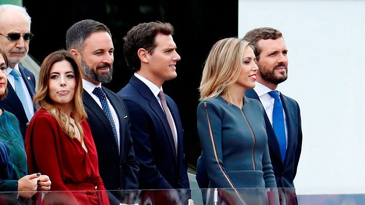 Telediario 1 - Pocas ausencias políticas en un desfile celebrado en plena precampaña