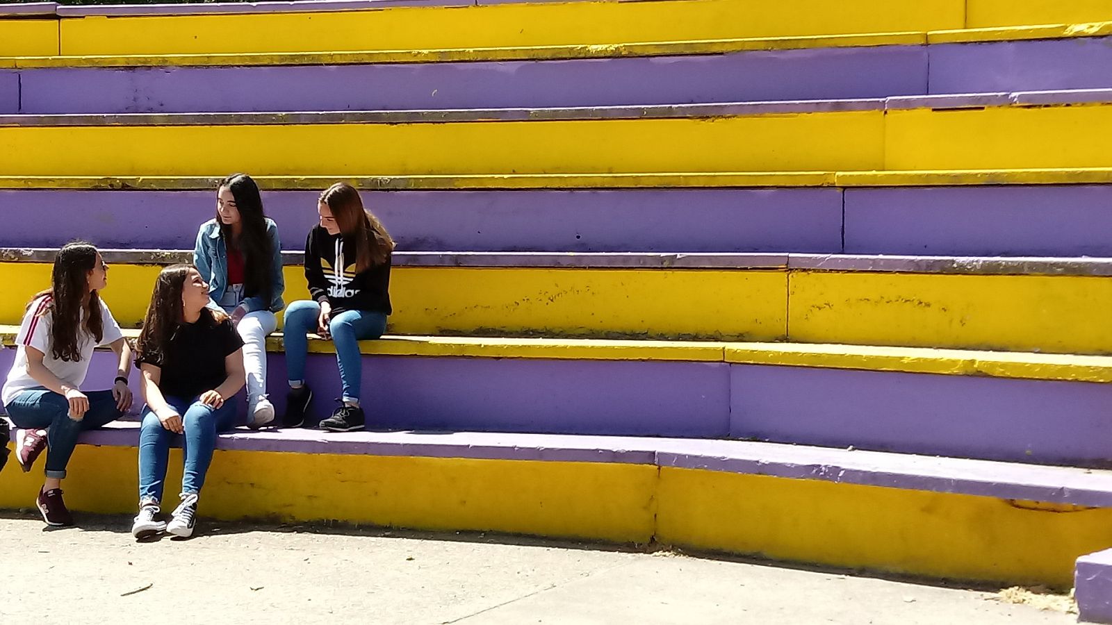 De seda y hierro - Al mal tiempo... - ver ahora