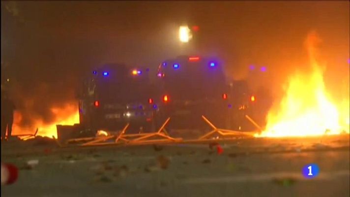  - Primera nit de batalla campal al centre de Barcelona i protestes arreu de Catalunya