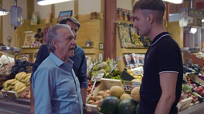Mercado Central - Germán estalla contra el puesto familiar