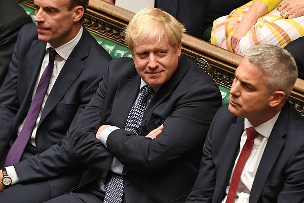 Telediario 1 - El Parlamento británico pospone la votación del 'Brexit' y fuerza a Johnson a pedir una prórroga