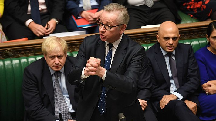 Telediario 1 - Confusión y frustración entre los británicos por el bloqueo