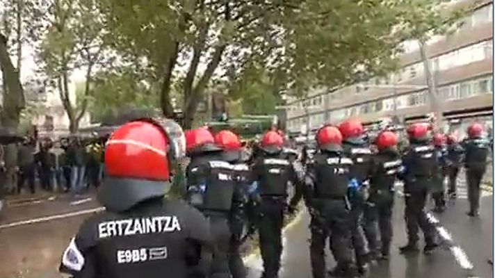 La tarde en 24h - Cargas policiales en el centro de Bilbao donde Vox celebra un mitin