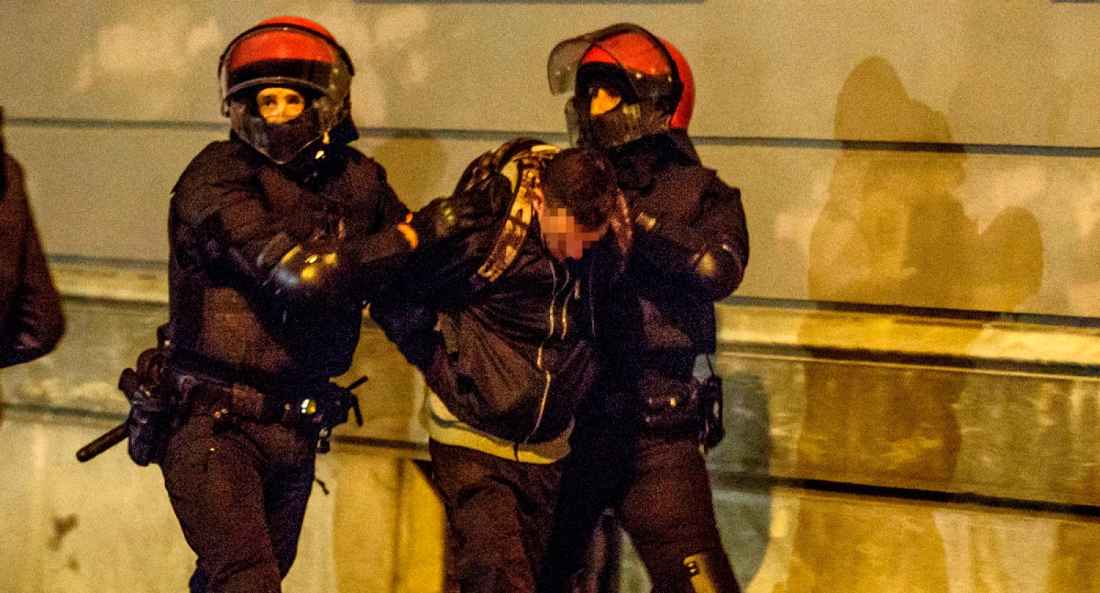 Diez detenidos en una protesta contra el mitin de Vox en Bilbao -RTVE.es | Ver