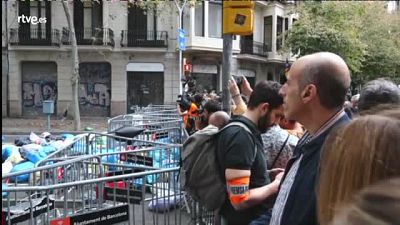 Protesta pac�fica davant de la Delegaci� del Govern a Barcelona