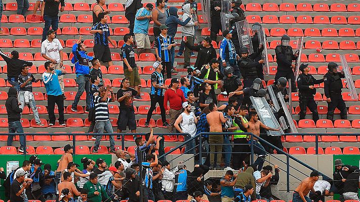 Telediario 1 - Batalla campal en el San Luis-Querétaro mexicano