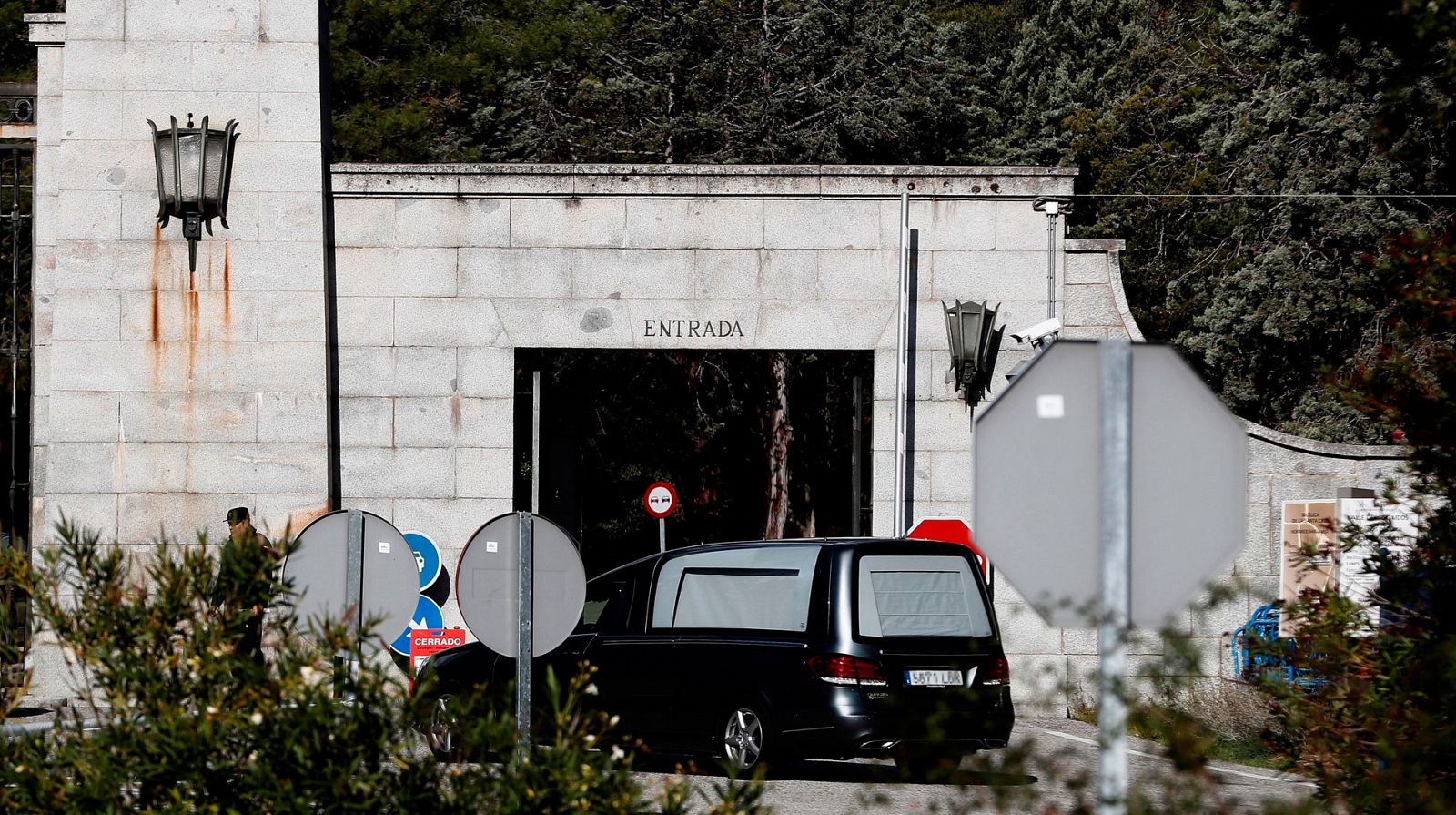 Ensayan la exhumación de Franco en el Valle de los Caídos a dos días de su traslado