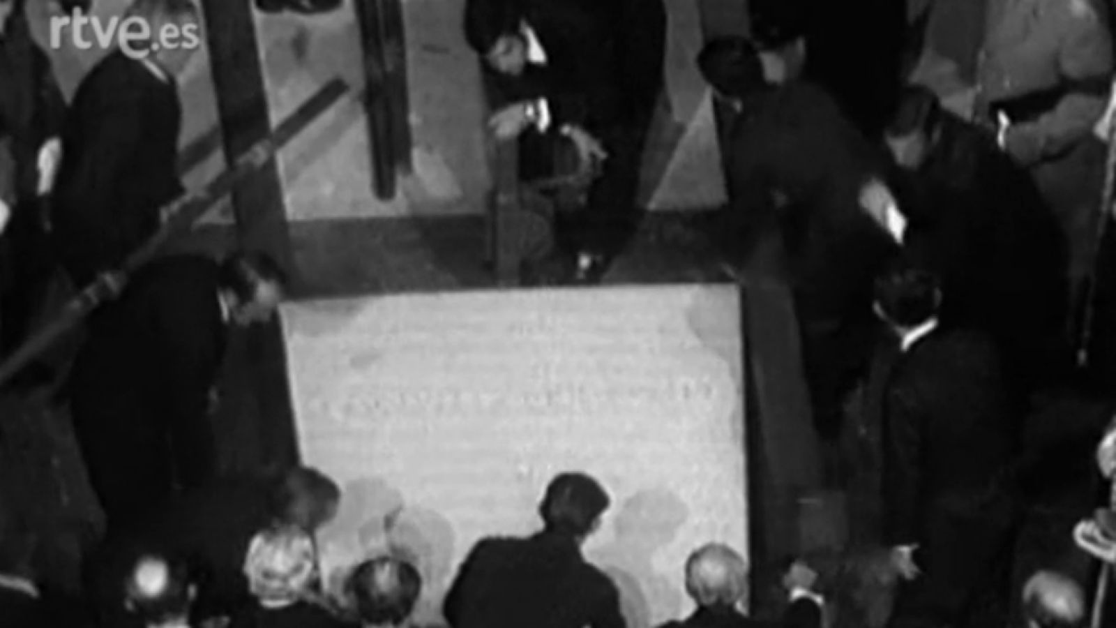 Misa 'corpore insepulto' por la muerte de Francisco Franco (1975)