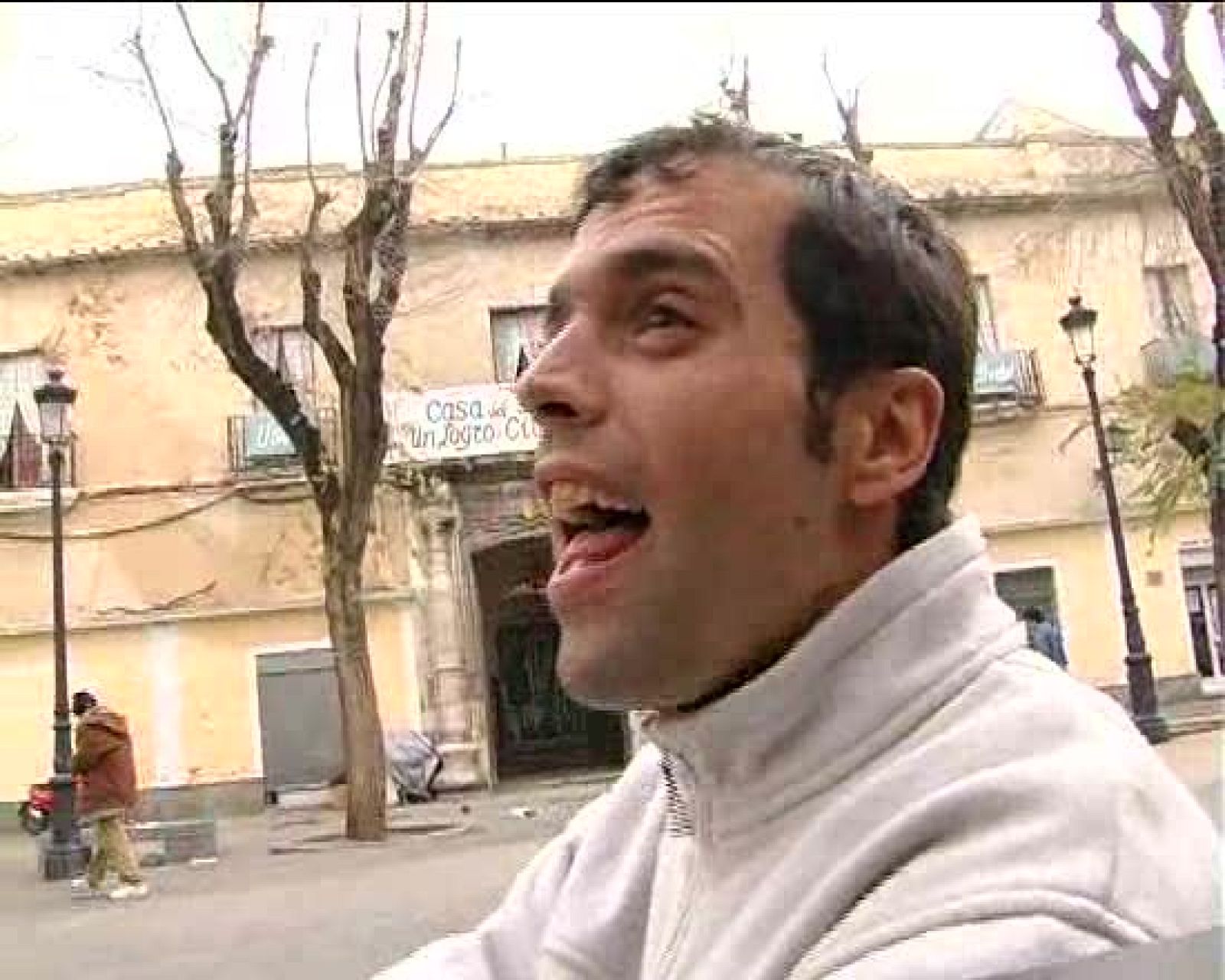Repor - Quedamos en la plaza, !Que raritos sois, no! - Repor | Ver