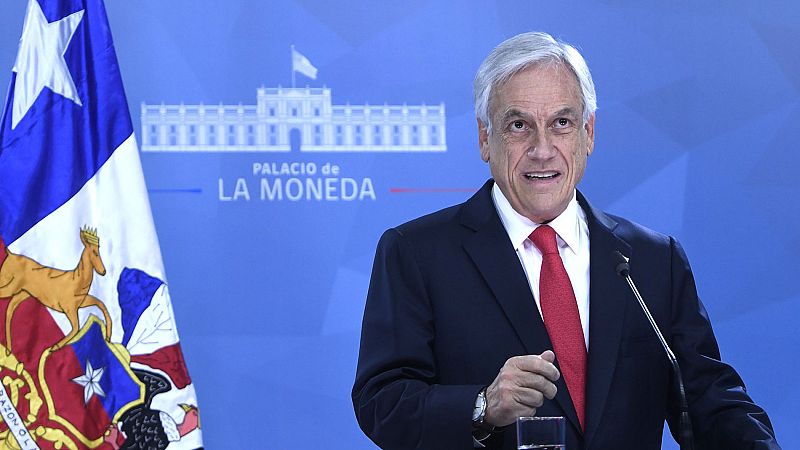 Piñera anuncia un paquete de medidas sociales para frenar las protestas
