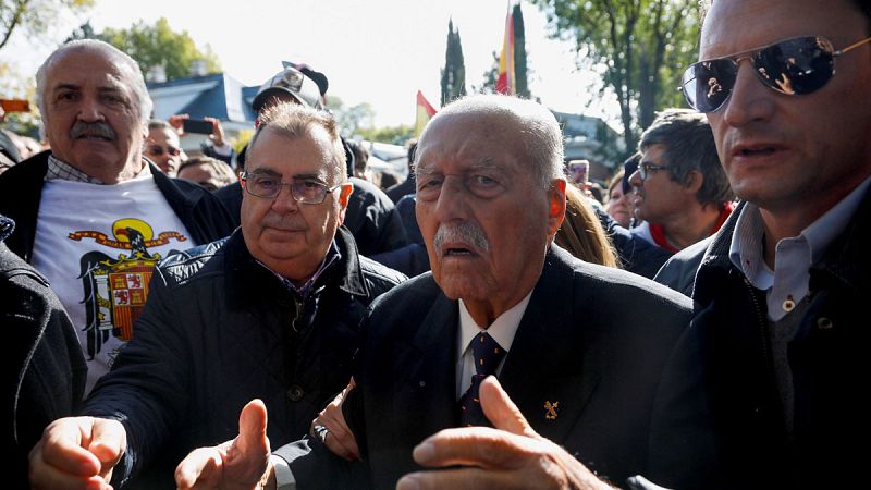 Tejero llega al cementerio de Mingorrubio entre momentos de tensión