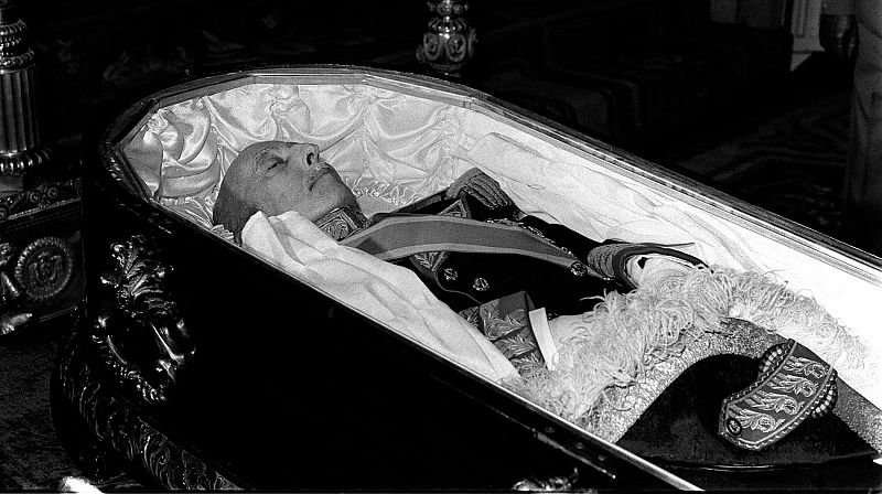 El embalsamador de Franco desvela detalles y an�cdotas al cerrar el ata�d