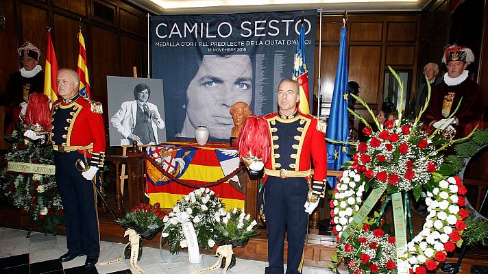 La mañana - Cientos de personas se despiden de Camilo Sesto en Alcoy