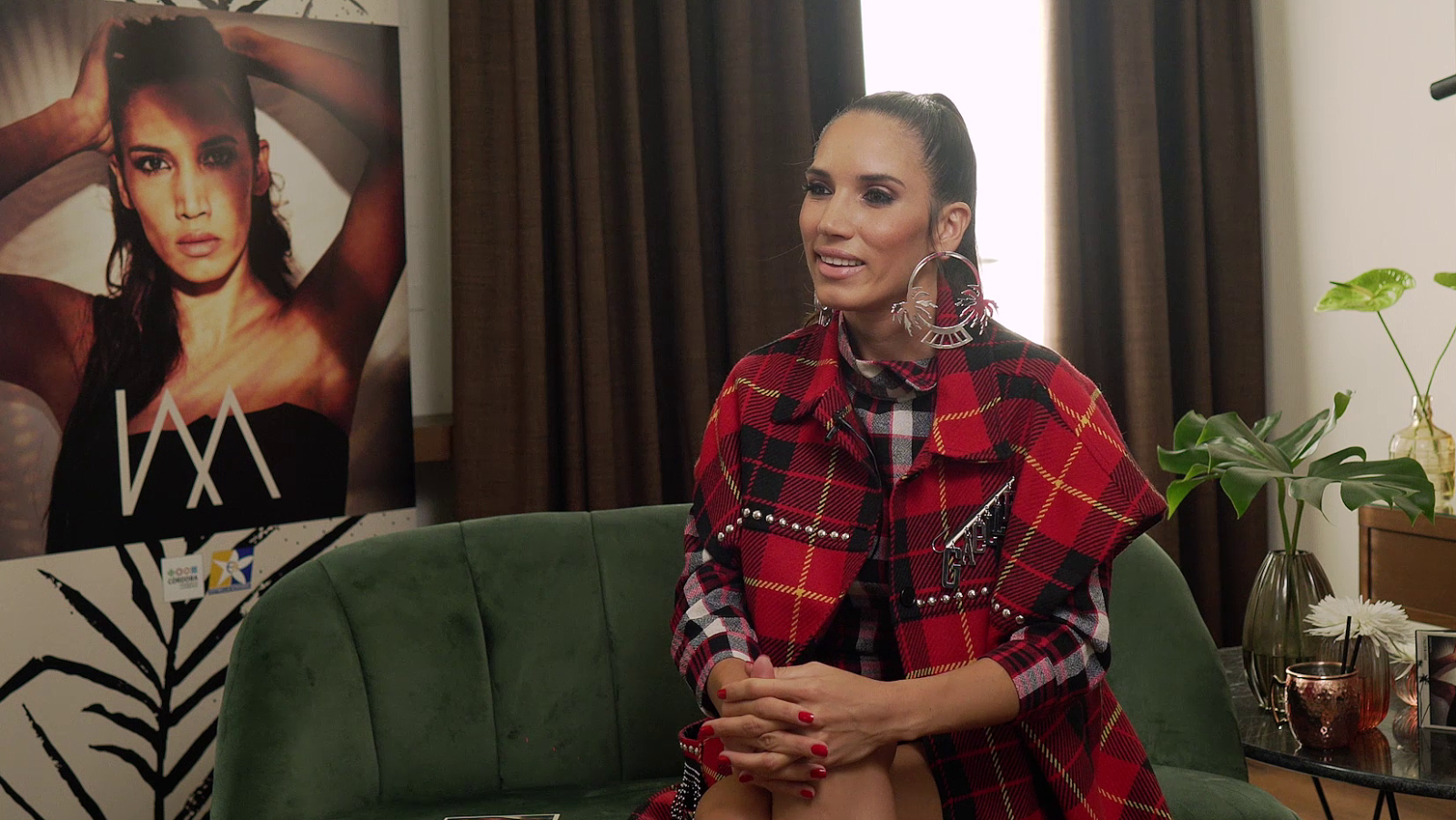 Playztrends - India Martínez también se apunta a la moda urbana: así es su nuevo álbum, 'Palmeras'