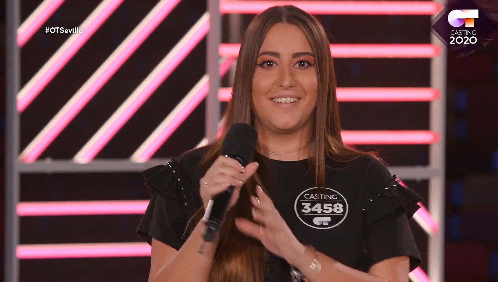 Elena, la chica 'multitasking' en la Fase 2 del casting OT 2020 en Sevilla