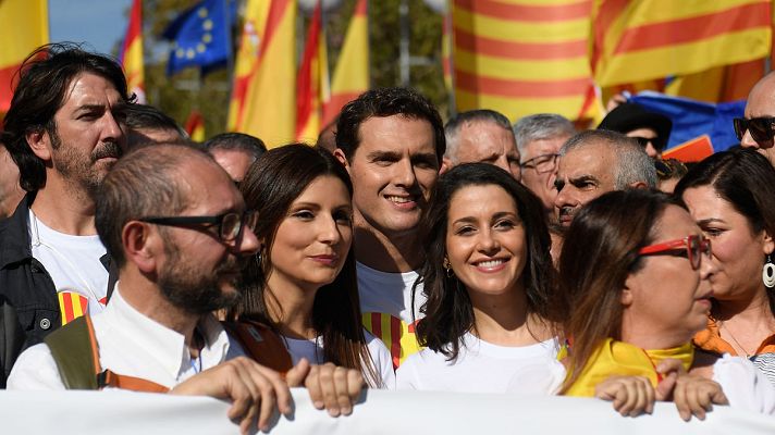 Telediario 1 - Políticos acuden a la manifestación de SCC