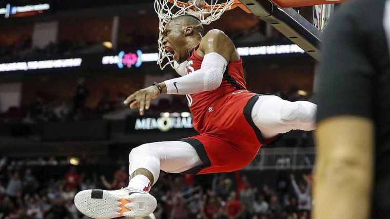 NBA | Westbrook hace historia 35 años después del debut de Michael Jordan en la NBA | Ver