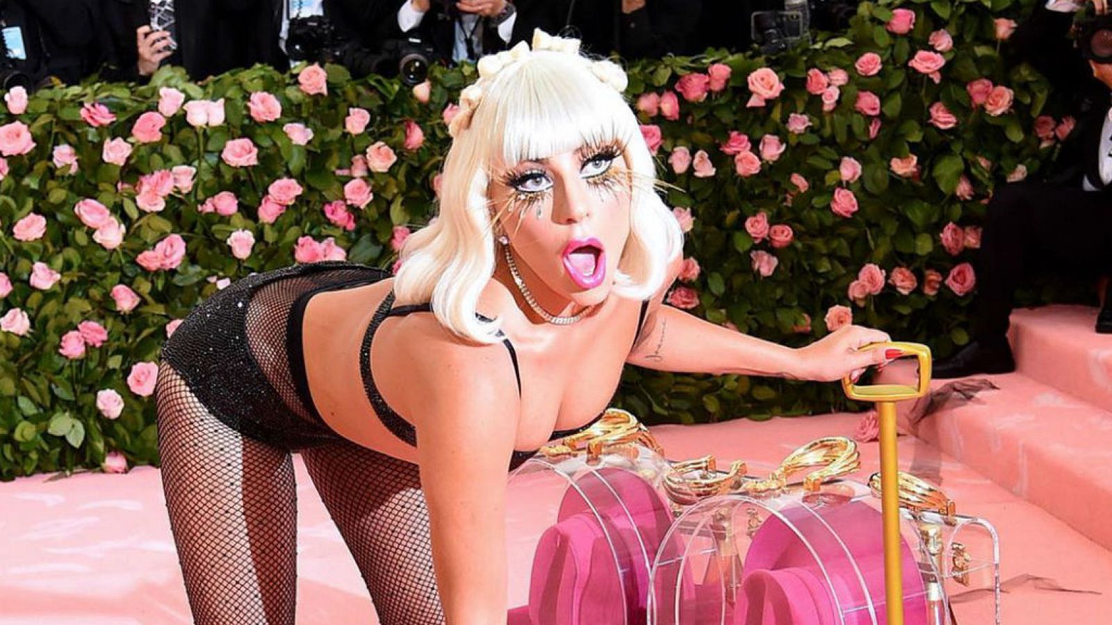 Corazón - Tierra trágame: las caídas de los famosos