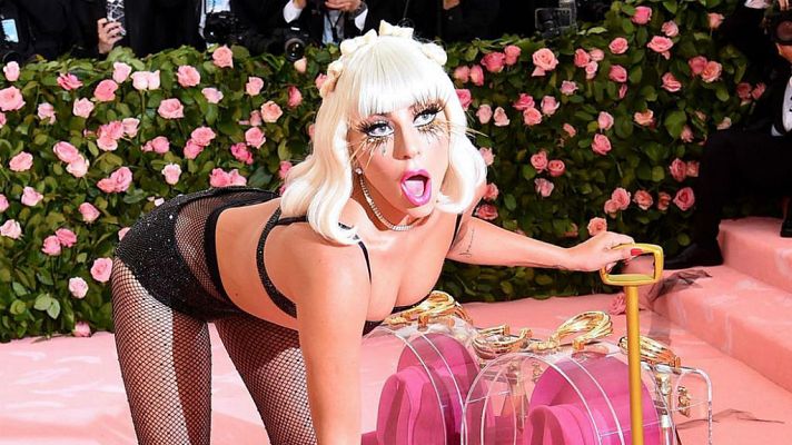 D Corazón - Tierra trágame: las caídas de los famosos