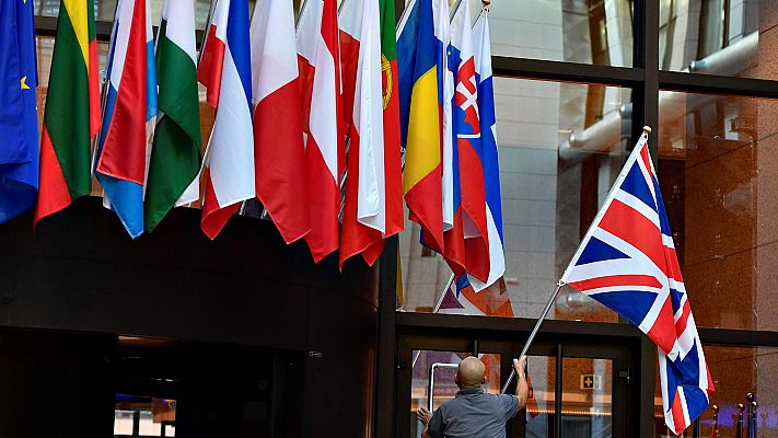 Informativo 24h - La Unión Europea concede una tercera prórroga del 'Brexit' a Londres