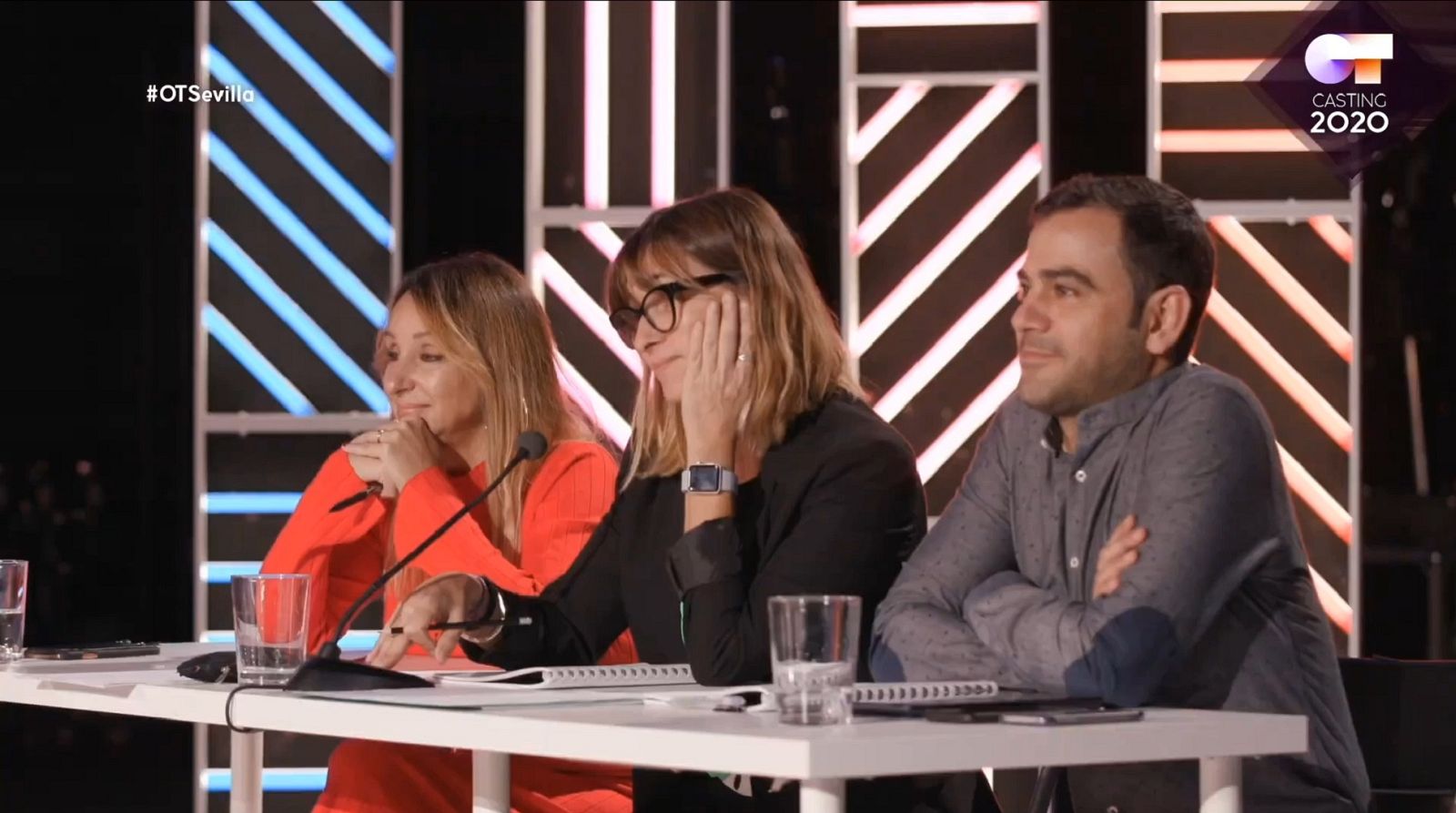 Noemí, emocionada, habla con Leticia de su madre que participó en OT 3