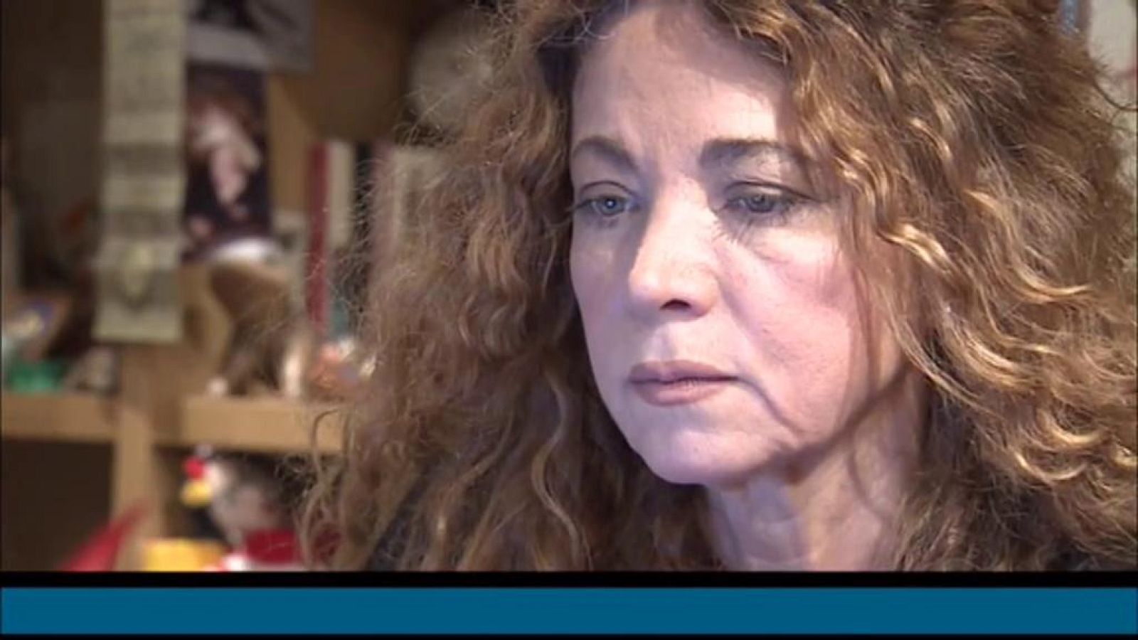 Anna Cler presenta la convidada d'aquesta setmana del programa 'Noms Propis', l'escriptora Ángela Becerra