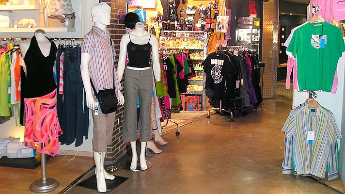 Telediario 1 - El mercado de ropa de segunda mano mueve 21.000 millones