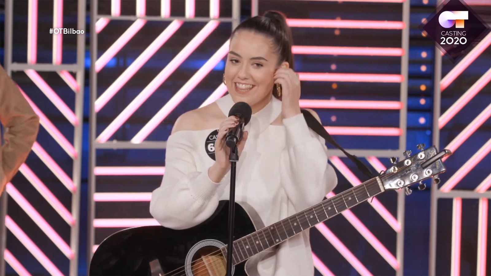 Lucía homenajea a su abuelo poeta en la Fase 2 del casting OT 2020 en Bilbao