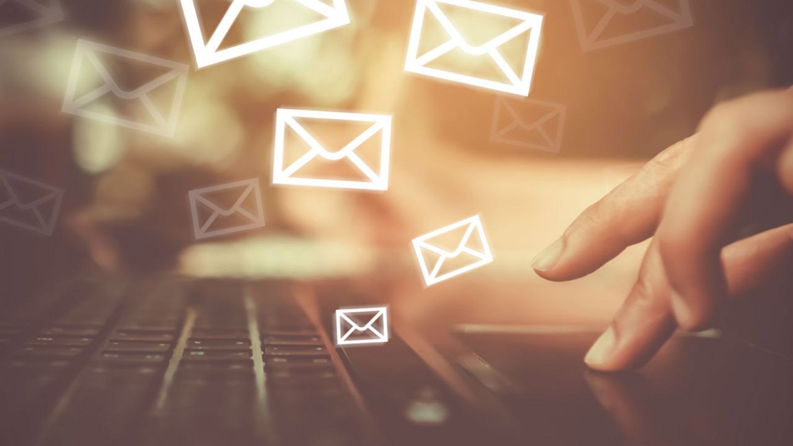 La mañana - Internet cumple 50 años