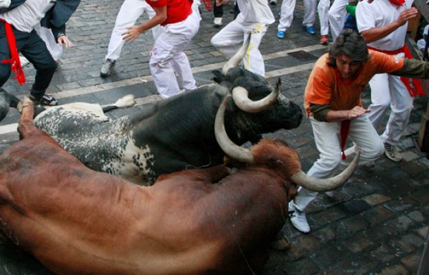 San Fermín - Sexto encierro. Lío en Mercaderes