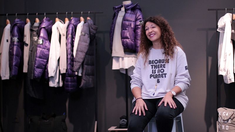 Alma Aguilar disea el vestido de Melani | Ver