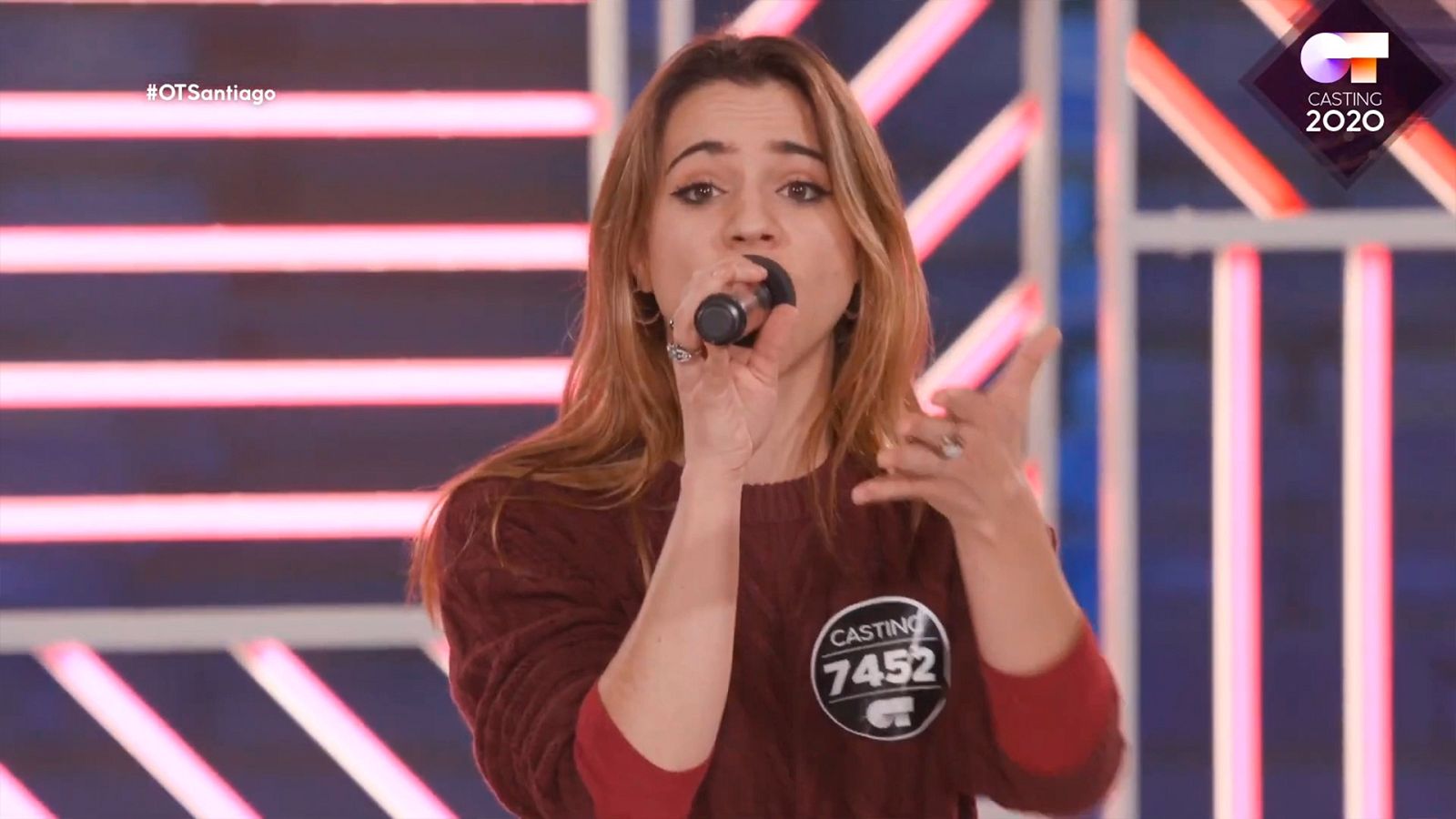Ángela y su rata inmunda en la Fase 2 del casting OT 2020 en Santiago de Compostela