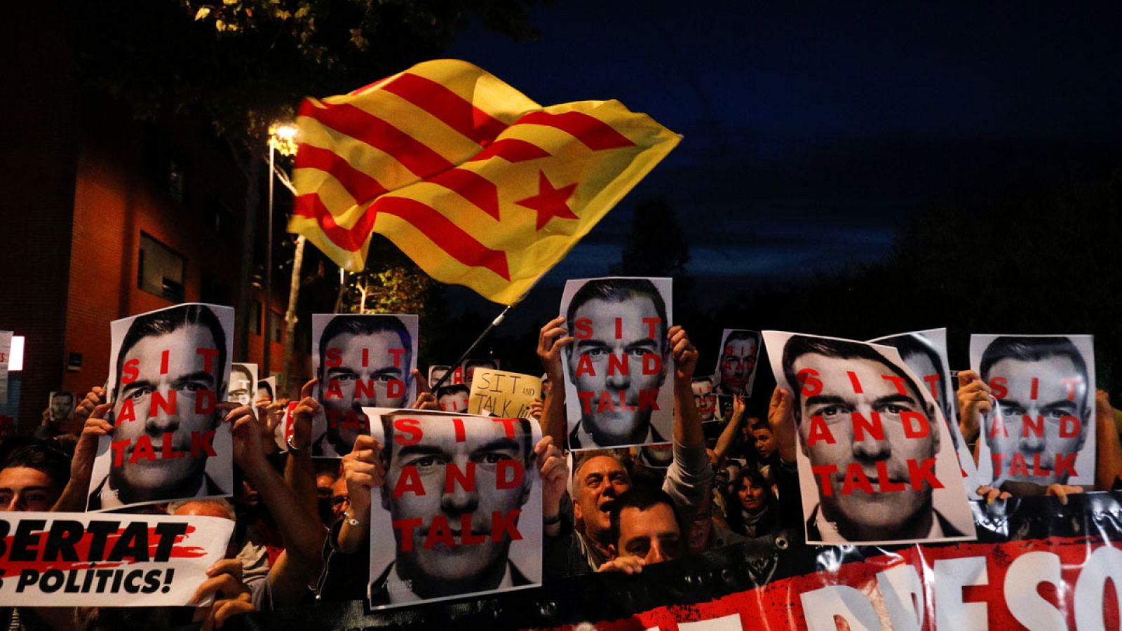 Los CDR se concentran en las inmediaciones del mitin de Sánchez en Barcelona