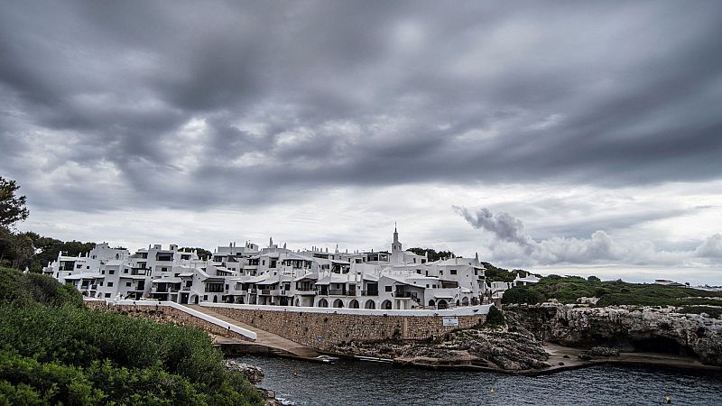 Lluvia en Galicia, Cantábrico y Baleares; nubes en el resto del país - Ver ahora