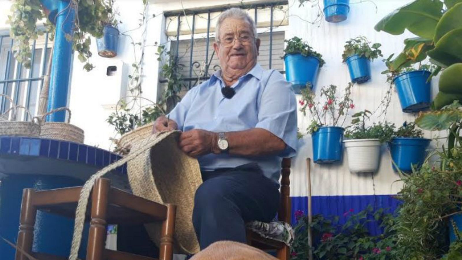 Pepe, artesano de la empleita