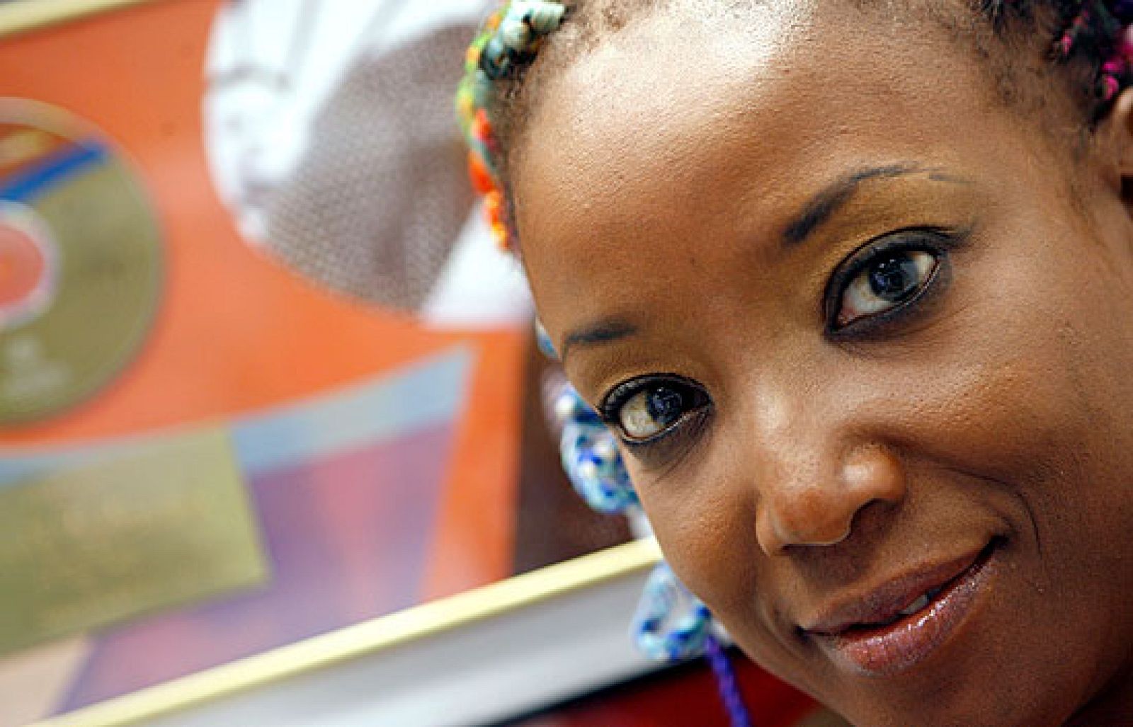 Lucrecia rinde tributo a Cuba | Ver