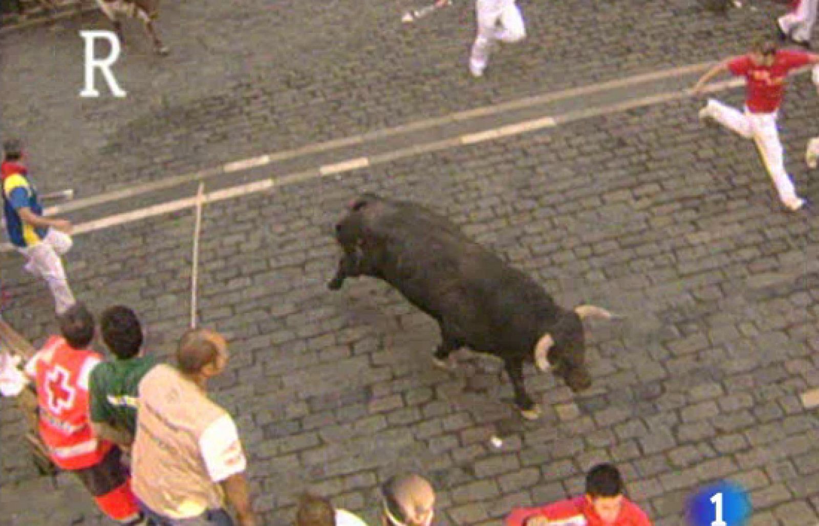 Los Fuente Ymbro a su paso por el Ayuntamiento | Ver