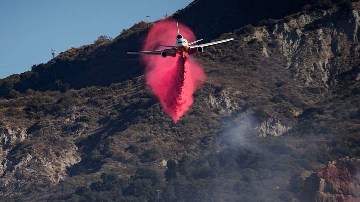 Informativo 24h - Fuertes rachas de viento avivan nuevos incendios en el sur de California