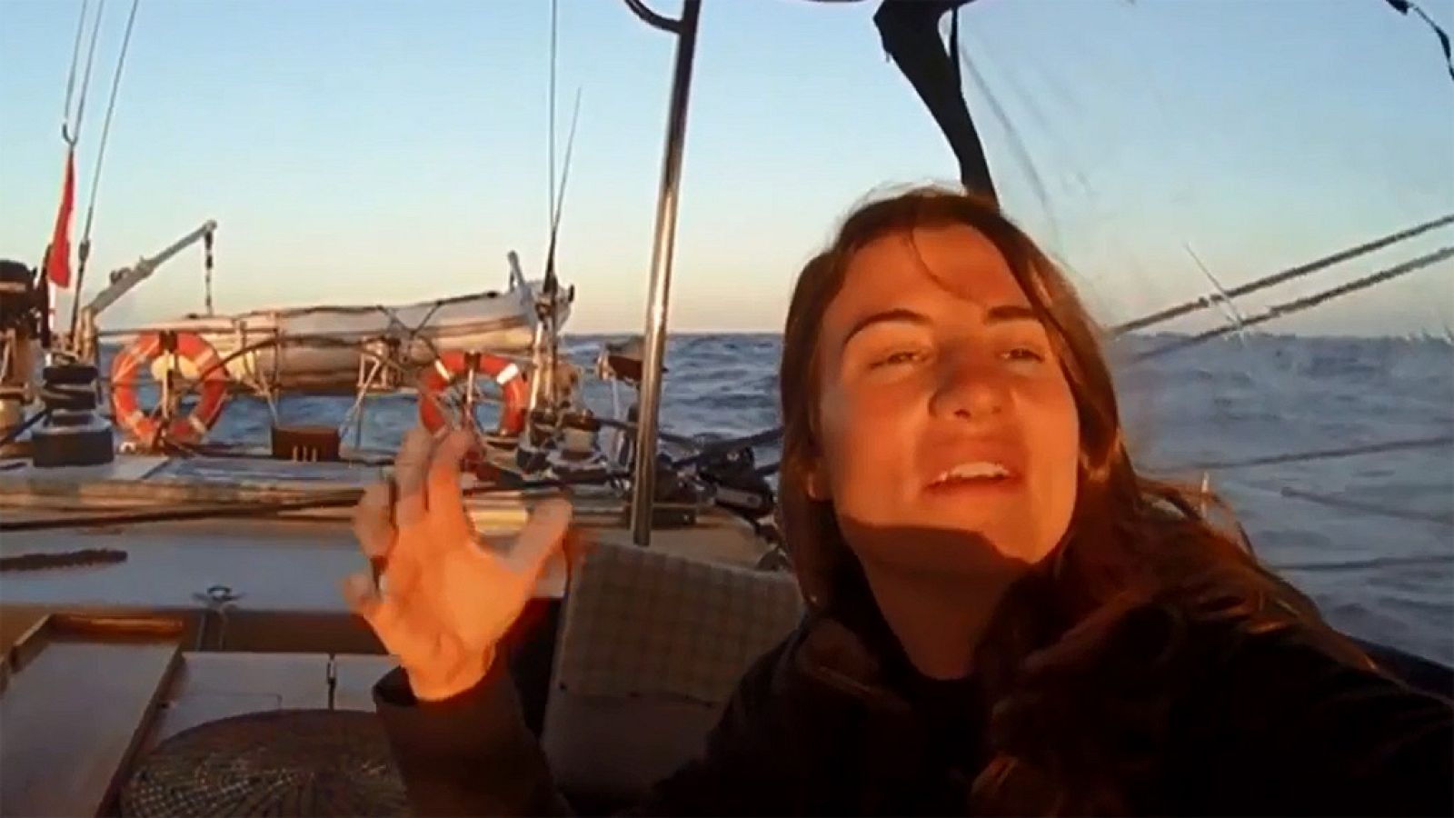 Paula Gonzalvo cruza el Atlátntico sin barco propio | Ver