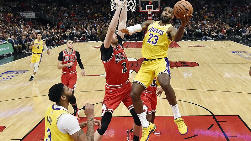 NBA | James consigue otro triple-doble en la victoria de los Lakers en Chicago - RTVE.es | Ver