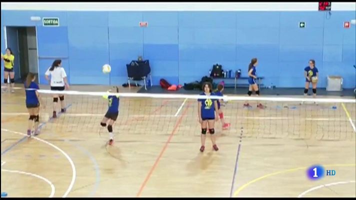 Telediario 1 - El Esplugues de voley pelea por inscribir a Laia en la Copa de España
