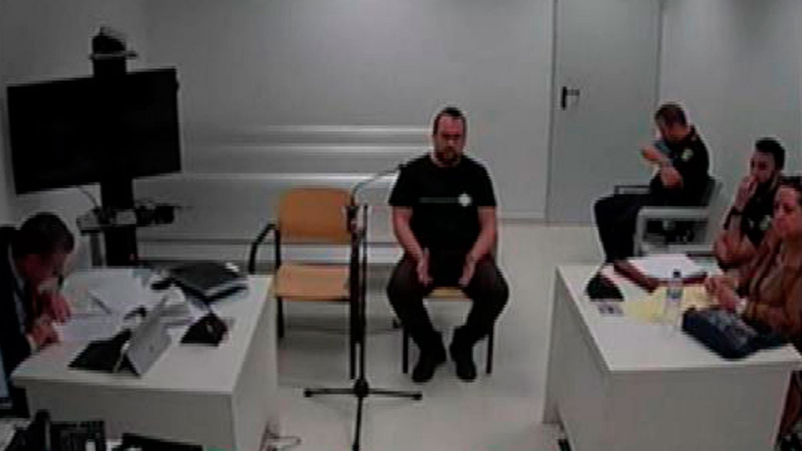 Torra y los CDR se iban a encerrar y atrincherar en el Parlament tras declarar la República Catalana