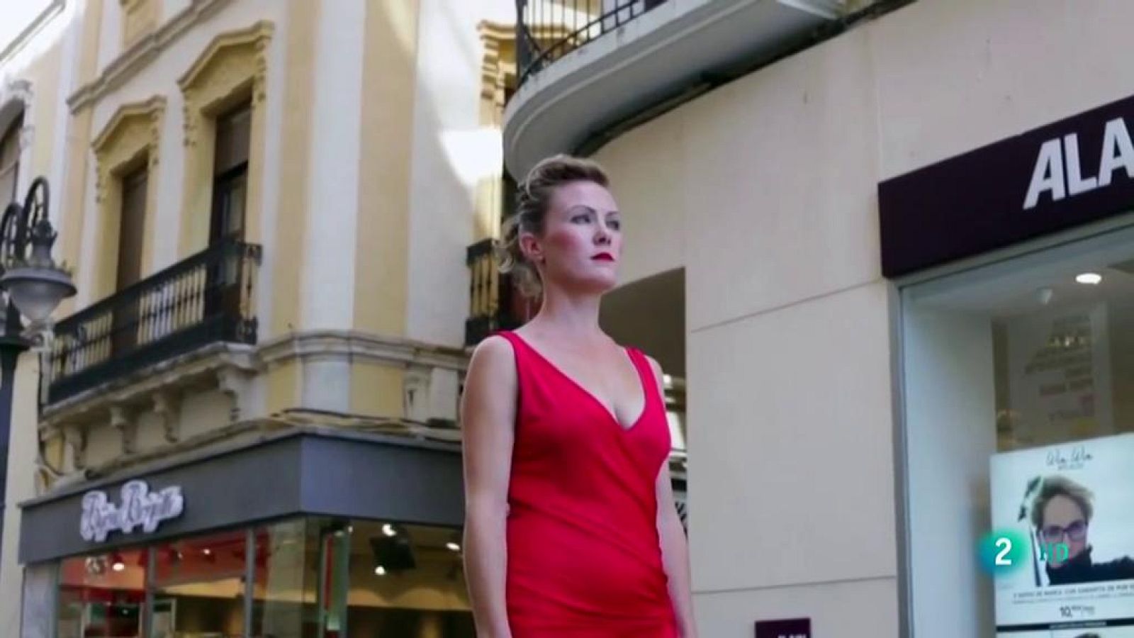 Verónica Ruth Frías situación de mujer en el día a día y en el mundo artístico performances super M La aventura del saber