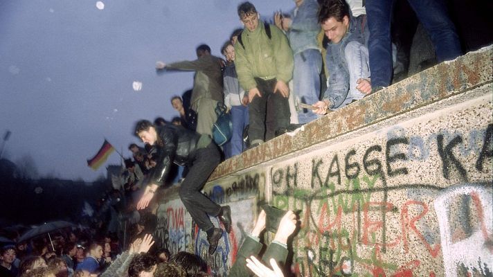 Telediario 1 - El Muro de Berlín empezó a resquebrajarse mucho antes