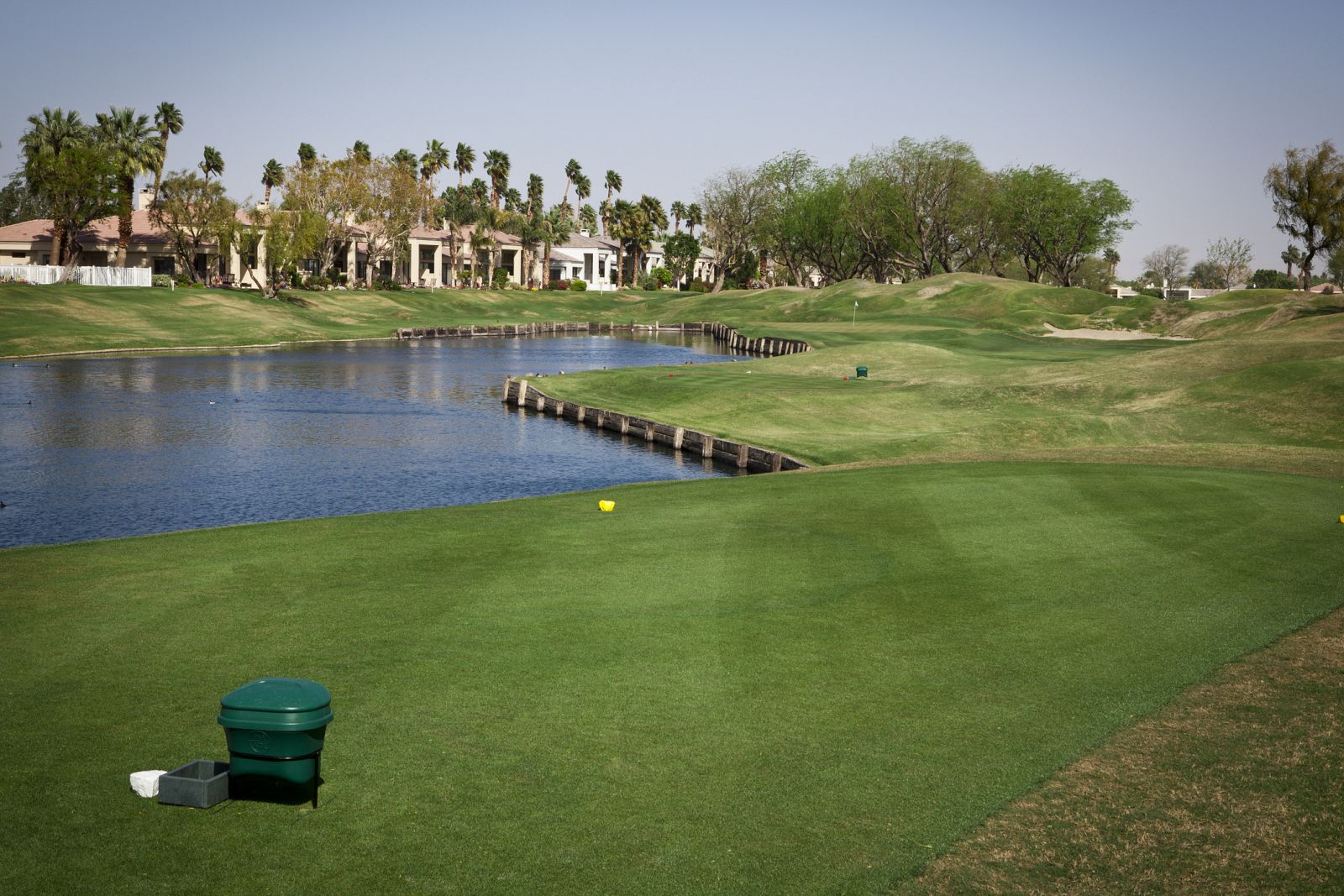La urbanización más lujosa de España - España Directo | Ver