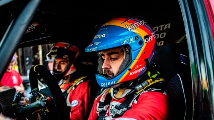 Telediario 1 - Alonso sube por primera vez al podio en un rally