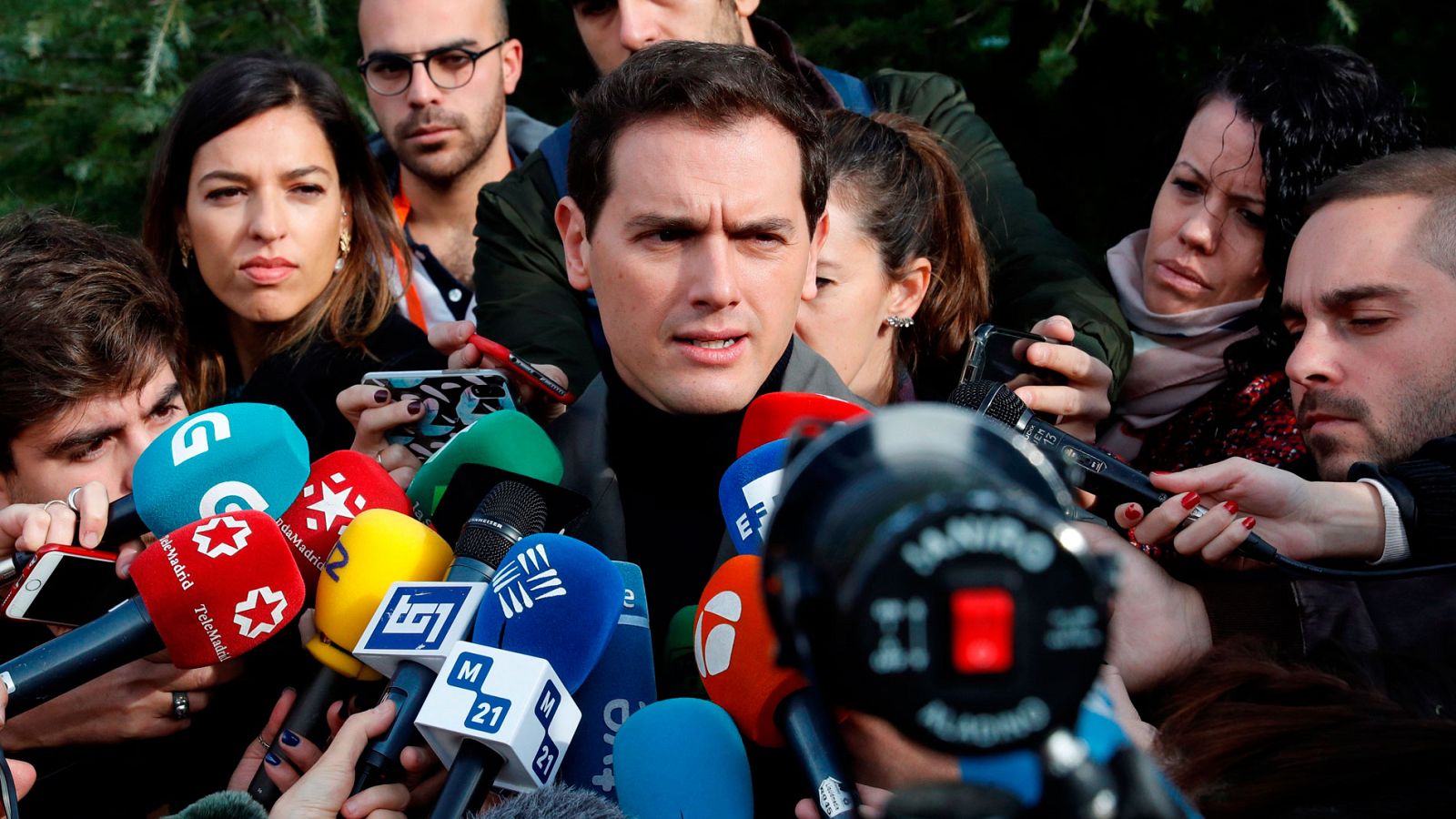 Rivera llama a votar "especialmente a los moderados" para que no "ganen los extremos"