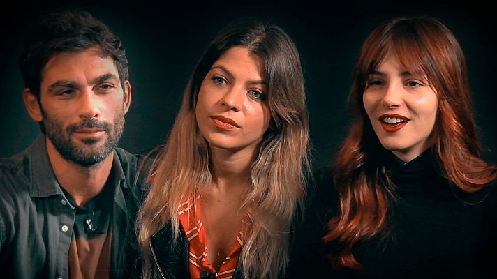 Promesas de arena - El test de amor de Andrea Duro, Thaïs Blume y Francesco Arca