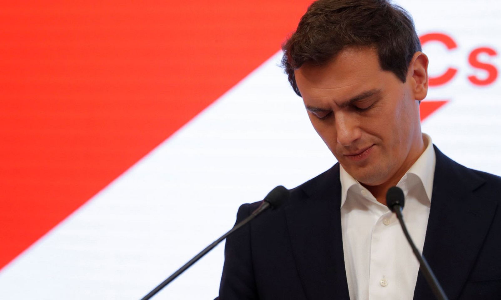 Rivera dimite como presidente de Ciudadanos y se retira de la política tras el batacazo electoral